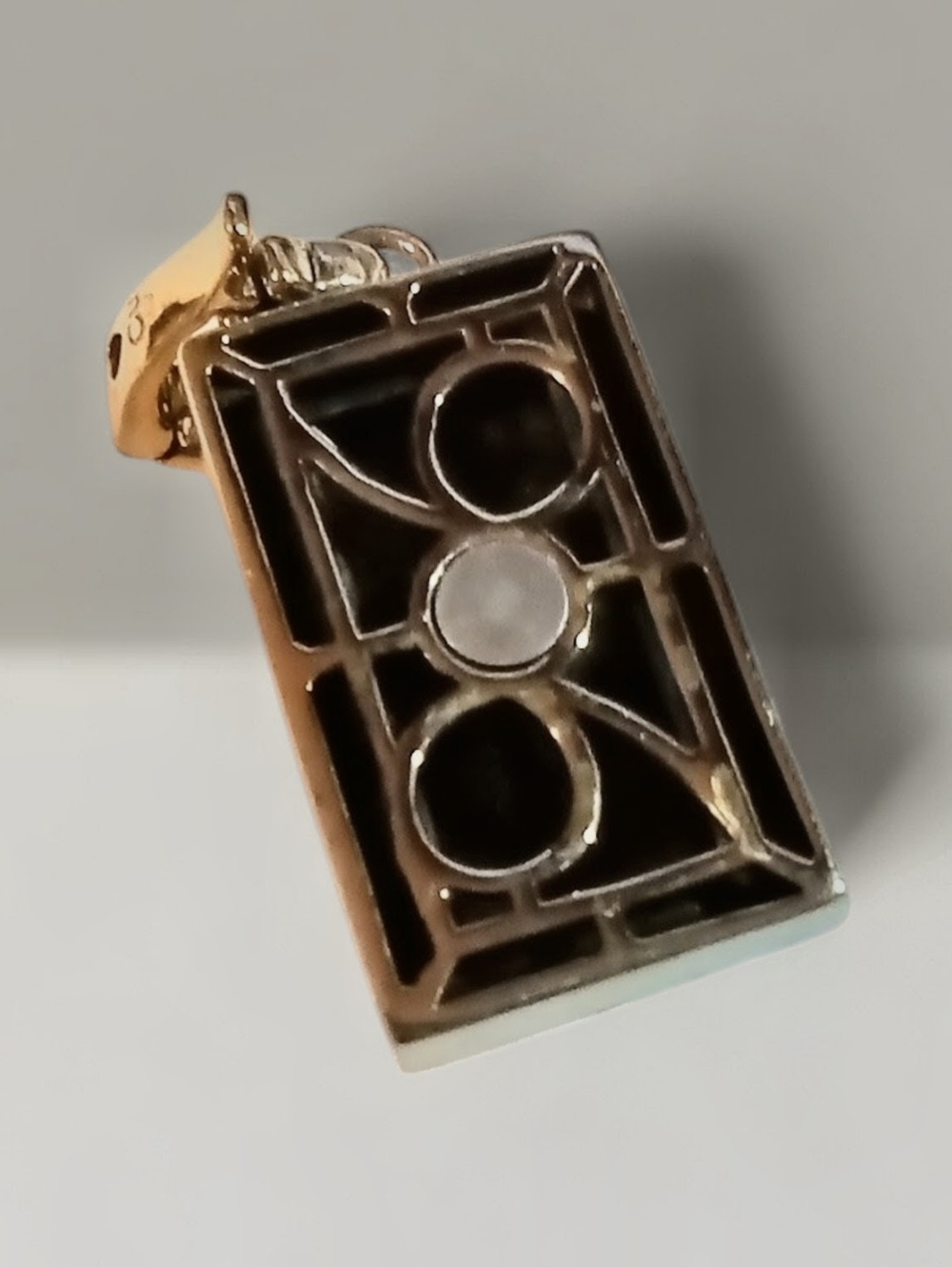 Malagasy Labradorite Solitaire Pendant - Picture 2 of 3